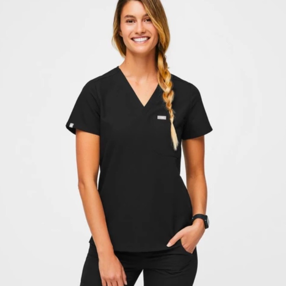 Figs Catarina One-Pocket Scrub Top in